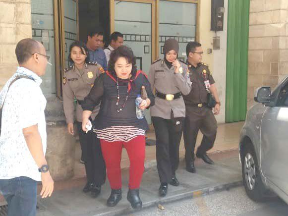 Kejari Tanjung Perak Eksekusi Notaris