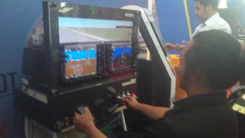 "Menjadi" Pilot Cessna 172 di Pameran Inovasi Banyuwangi