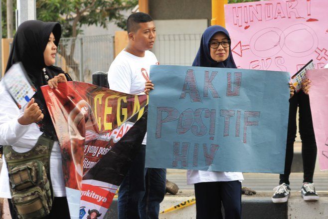 Tiga Penyintas Kampanye dalam Peringatan Hari AIDS se Dunia