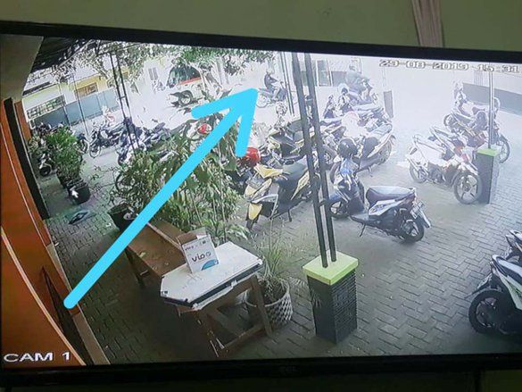 Ketiduran di Ambulans, Motor Dinas Mertua Dicuri