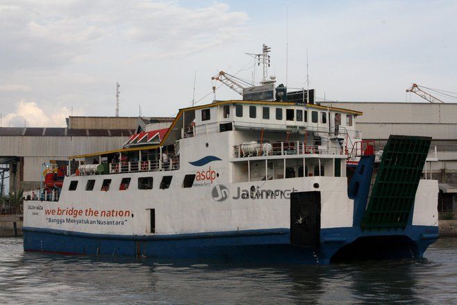 Penumpang Penyeberangan Ujung-Kamal Naik Tiga Persen
