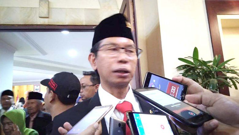 Awi Jabat Ketua DPRD Surabaya Sementara