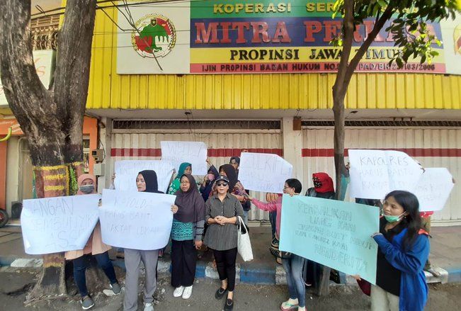 Sulit Tarik Uang, Nasabah Koperasi Mitra Perkasa Probolinggo Demonstrasi&nbsp;