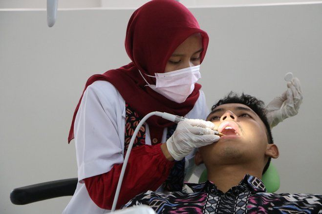 Sikat Gigi dengan Benar Mencegah Timbulnya Karang Gigi