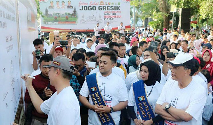 Jalan Sehat Awali Deklarasi Tolak Rusuh di Gresik&nbsp;