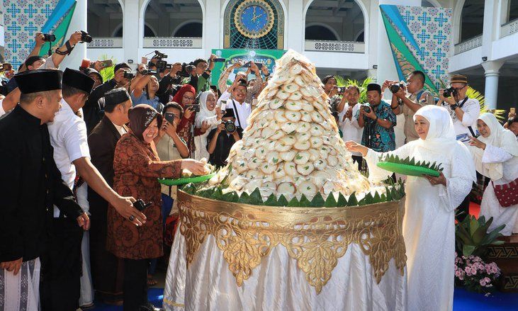 &nbsp;21 Ribu Apem Meriahkan Tradisi <em>Megengan</em> di Surabaya