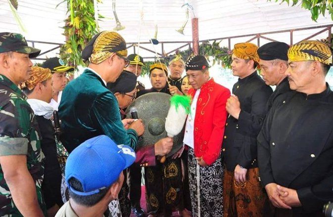 Wisata Siraman Gong Kiai Pradah Setiap Maulid di Blitar