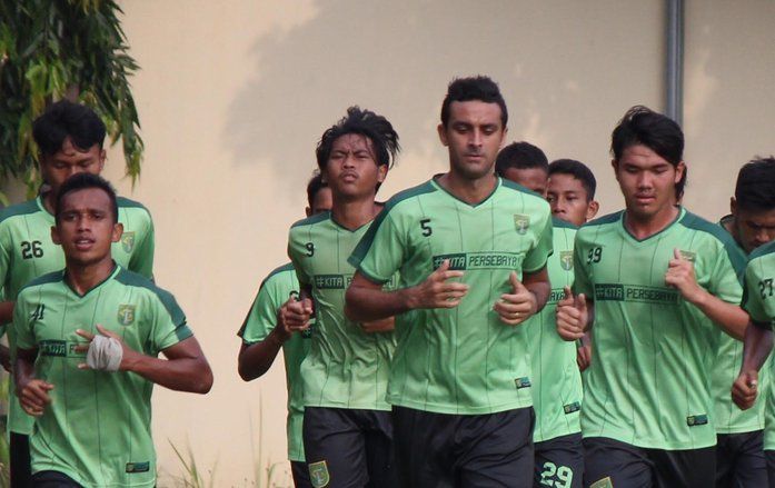 Terganjal KTP, Timnas Pulangkan Otavio Dutra ke Kandang Bajul Ijo