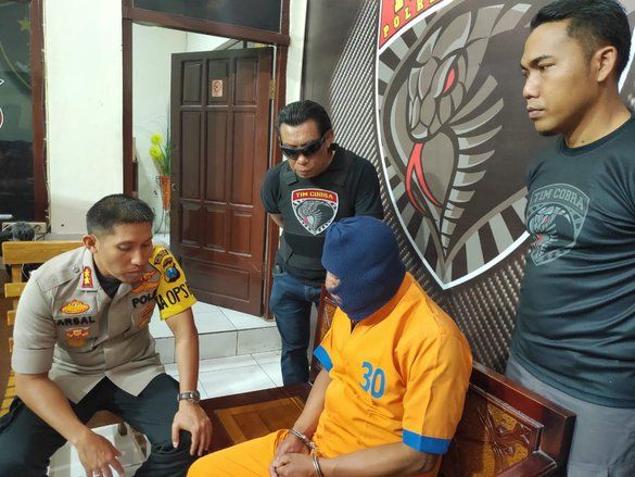 Pria Ini Puluhan Kali selama Lima Tahun Setubuhi Anak Kandungnya