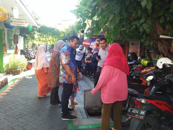 Warga Genteng Surabaya Pamerkan Inovasi Kolam Ikan pada Pemerintah Malaysia