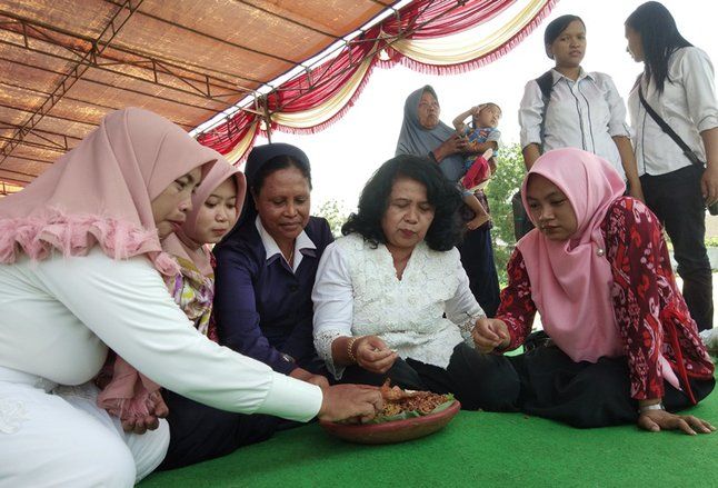 Biarawati Juga Ikut Merayakan Festival Maulid Nabi di Mojokerto