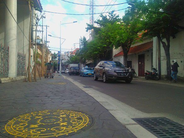 Gunakan Batu Kali, Revitalisasi Pedestrian Jalan Karet Surabaya Tuntas