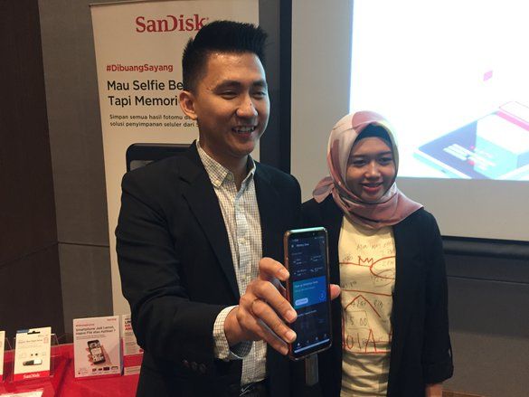 87 Persen Pengguna <em>Smartphone&nbsp;</em>Memanfaatkan&nbsp;Gawainya untuk Album Foto