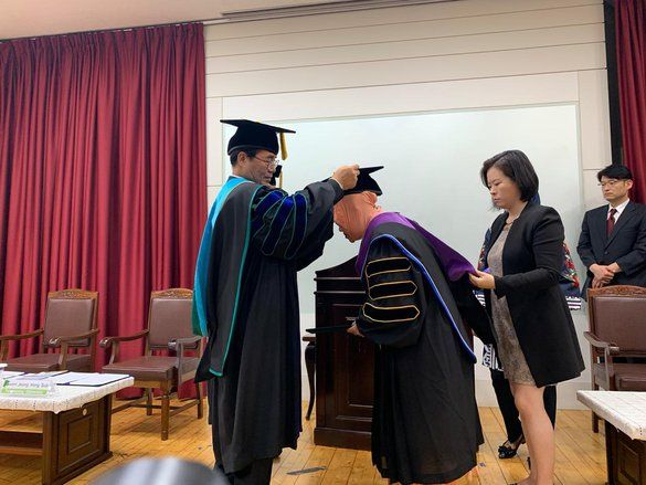 Risma Terima Gelar Doktor HC dari Tongmyong University Korsel