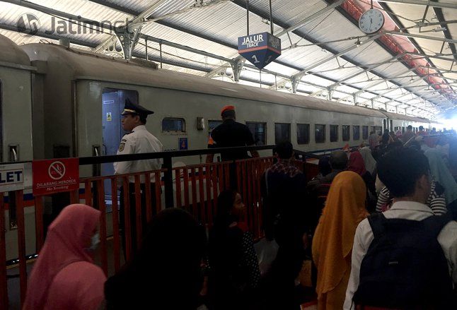 KAI Daop 8 Perpanjang Empat KA Lebaran