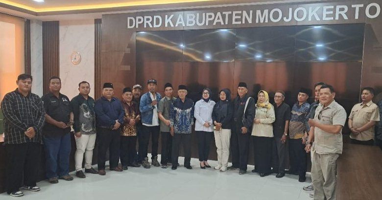 DPRD Bersama LSM Bahas Percepatan Pemindahan Pusat Pemerintahan ke Mojosari