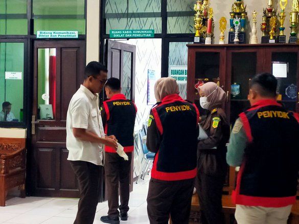 Dugaan Penggelapan Pajak Pegawai Rp3,3 Miliar, Kejari Sampang Geledah Kantor RSMZ