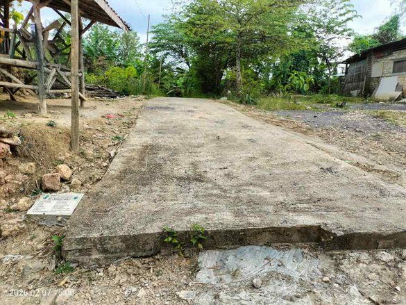 Jalan Beton di Tambelangan Sampang Mulai Retak, Inspektorat Diminta Turun Tangan
