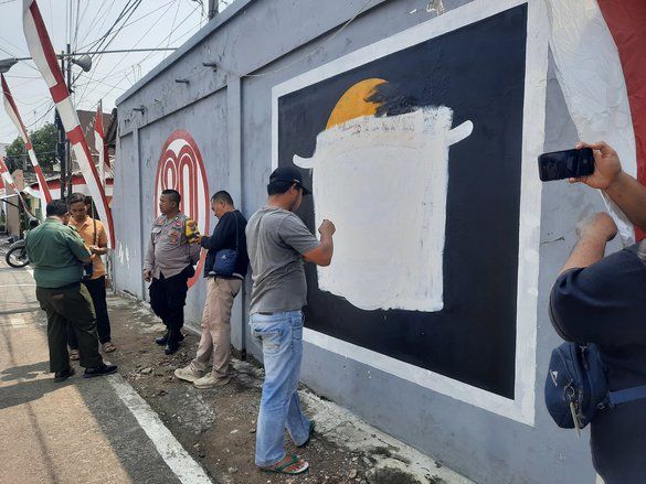 Mural Dianggap Mirip Jolly Roger Dihapus usai Didatangi TNI dan Polri
