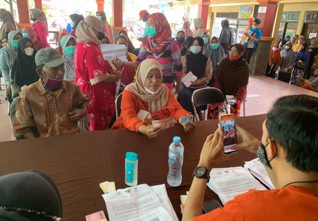 7.793 Warga Kota Mojokerto Mulai Menerima BLT BBM