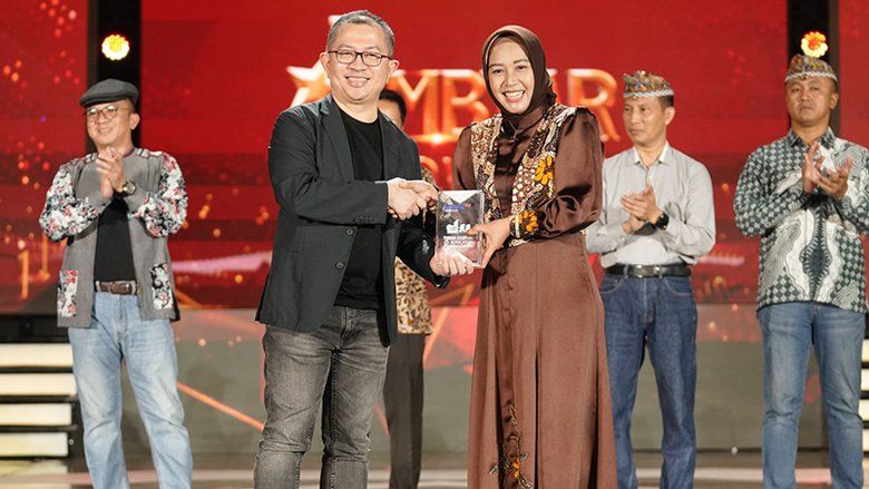 Kado Spesial HUT ke-105, Ambyar Award 2023 Bikin Warga Kota Mojokerto&nbsp;Larut Goyang Bareng Artis Papan Atas&nbsp;