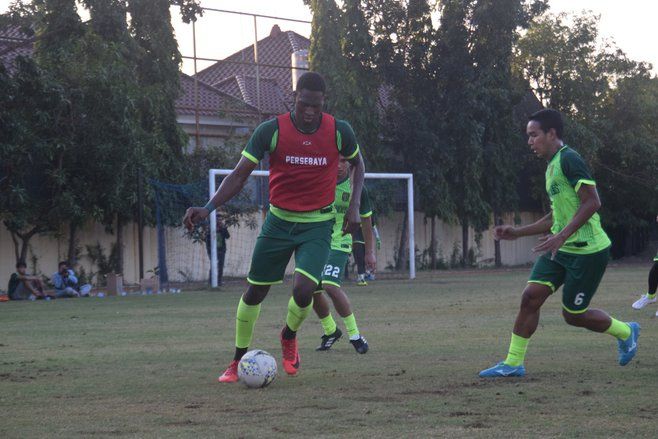 Persebaya Punya Dua Pilihan di Lini Depan