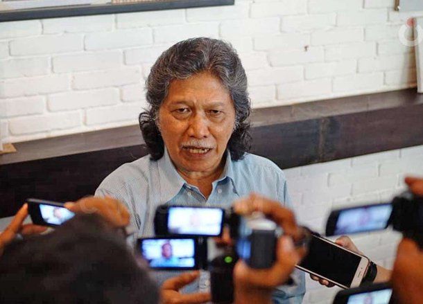 Tak Golput, Cak Nun: Mari Jadi Orang Indonesia Saja