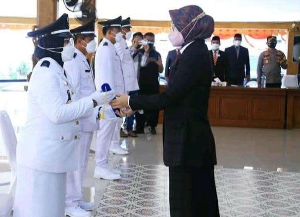Bupati Probolinggo Lantik 61 Kades Terpilih Secara Virtual