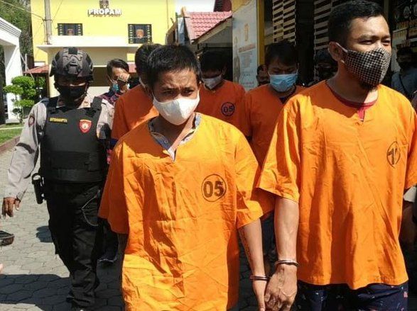 Edarkan Sabu, Sopir Ojol dan Travel di Probolinggo Dibekuk Polisi