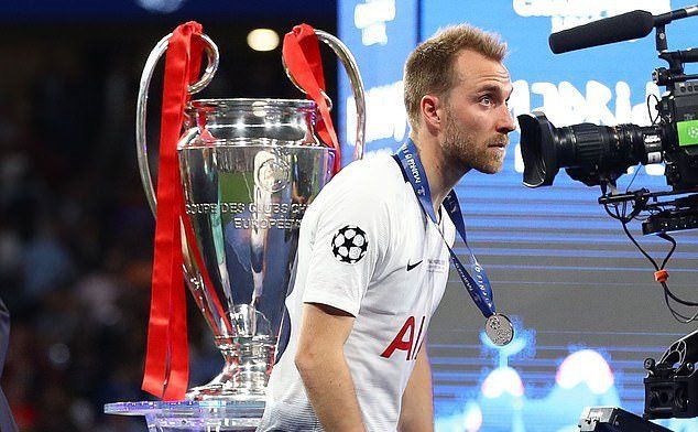 Christian Eriksen Isyaratkan Tinggalkan Spurs
