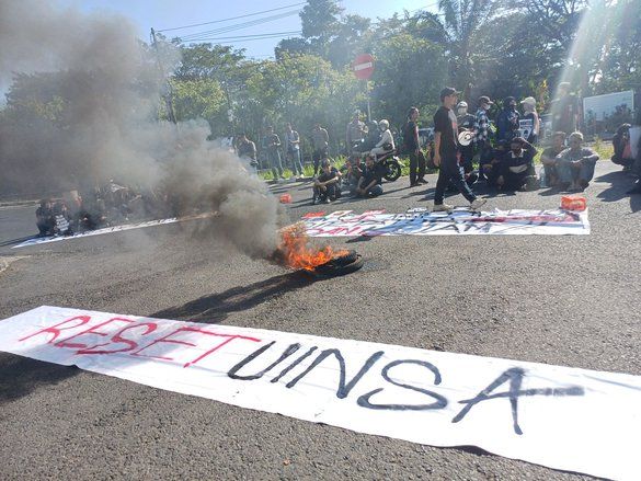 Mahasiswa UINSA Demo, Desak Plt Rektor Mundur demi Jaga Netralitas Pemilihan Rektor