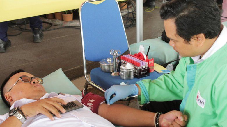 Donor Darah dan Pantomim dalam Semarak Valentine