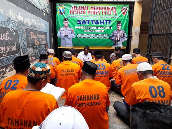 Tahanan Polres Probolinggo Kota Ikuti Tadarus Quran selama Ramadan
