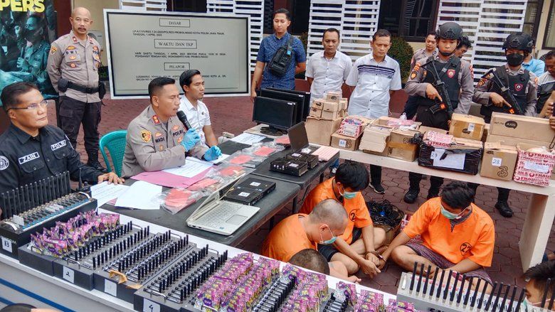 <strong>Polisi Ringkus Sindikat Pelaku Manipulasi Data Kartu Perdana Beromset Ratusan Juta</strong>