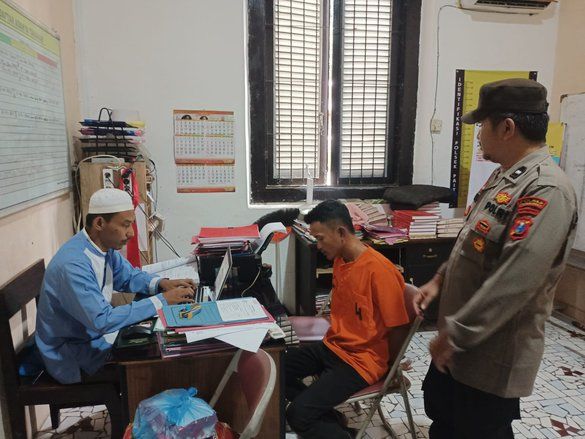 Polisi Ringkus Pelaku Curanmor, Usai Mencuri Motor Milik Pembeli Mie Ayam di Paiton Probolinggo