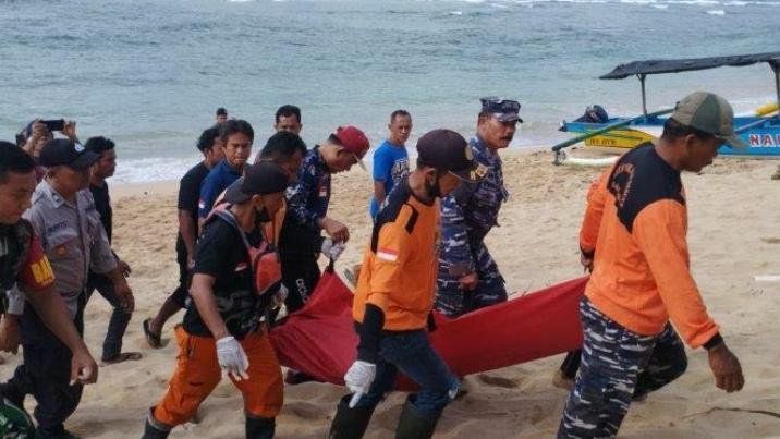 Terseret Ombak, Nelayan Tewas di Pantai Panjang

&nbsp;