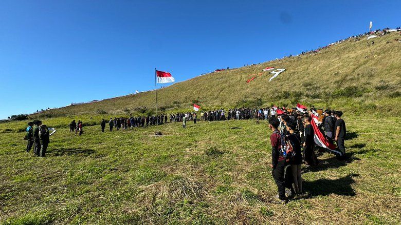 HUT Kemerdekaan RI ke-79, Bendera 1.000 meter Dibentangkan di Gunung Penanggungan
