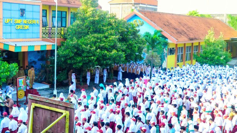 MPLS Dimulai, Pengadaan Kain Seragam Gratis SD dan SMP Negeri di Gresik Belum Masuk Lelang&nbsp;