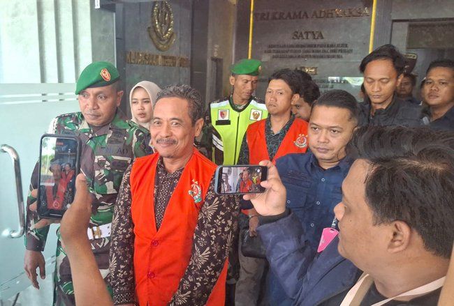 Korupsi TKD Rp1,2 M, Kepala Desa Tersenyum saat Ditahan Kejari Tuban