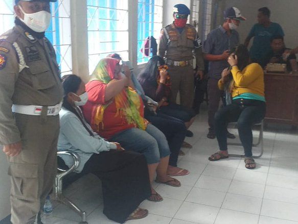 Pelacuran Berkedok Warung Kopi, Satpol PP Probolinggo Amankan Enam PSK