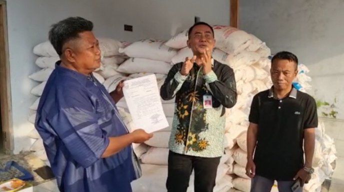 <strong>Sekda Probolinggo Bakal Tutup Kios Pupuk, yang Kedapatan Jual Pupuk Subsidi di Atas HET</strong> &nbsp;