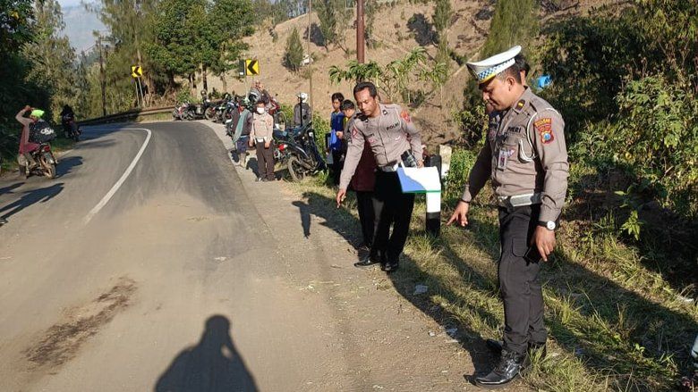 Serempetan di Jalur Bromo, Jeep Masuk Jurang dan Satu Orang Tewas