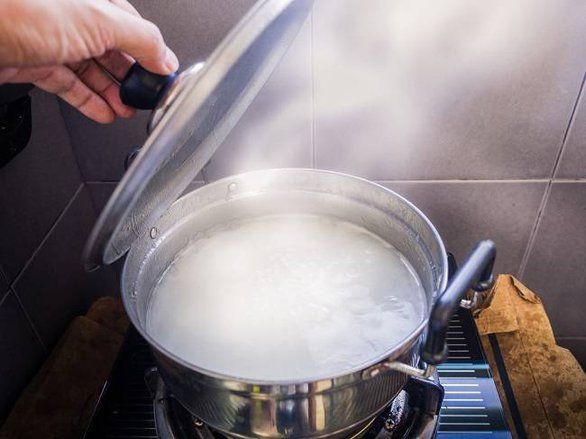 Sebagian Orang Tua Memberi Air Minum Tajin Pada Bayi, Bolehkah? Ini Penjelasannya