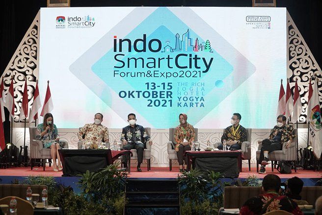 Sukses Kuatkan Ekonomi Daerah Lewat UMKM, Ning Ita Jadi Pembicara di Forum Apeksi 2021