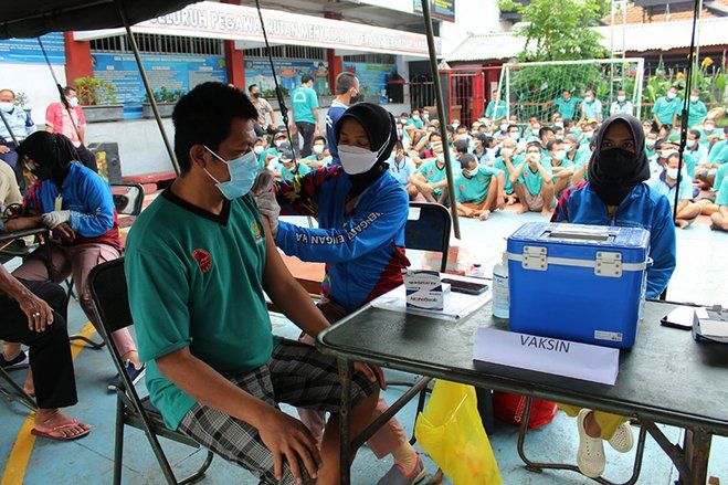 Cegah Varian Omicron, Rutan Surabaya Berikan Pelayanan Vaksin ke WBP