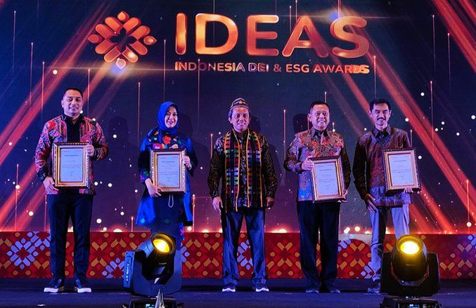 Jabat 1,5 Tahun, Wali Kota Eri Cahyadi Dua Kali Raih Penghargaan Pemimpin Terpopuler di Media