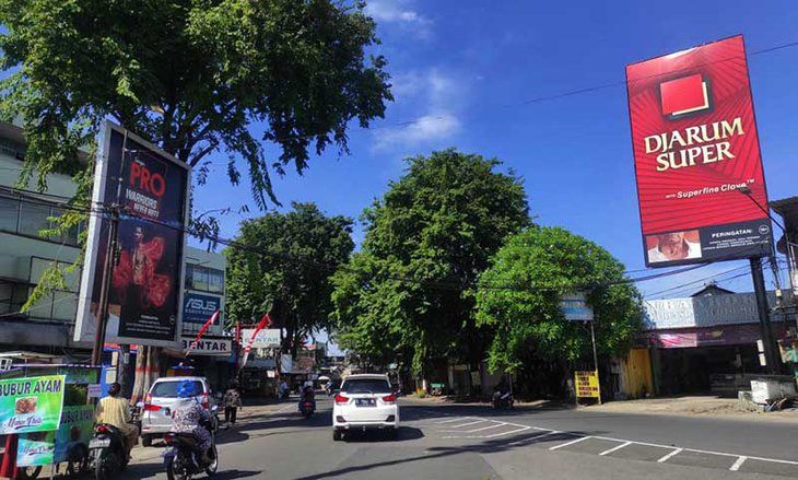 Tidak Berizin, Tujuh Papan Reklame di Mojokerto Disegel