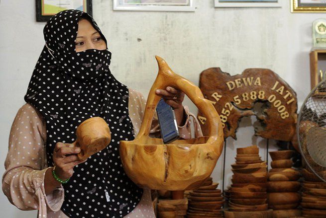 Penyebaran Covid-19 Melandai, Perajin Handicraft Mulai Ekspor Kerajinan