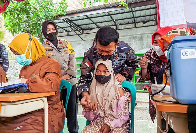 TNI AL Sumbang&nbsp;25 Ribu Vaksin Sinovac untuk Kabupaten Ponorogo&nbsp;