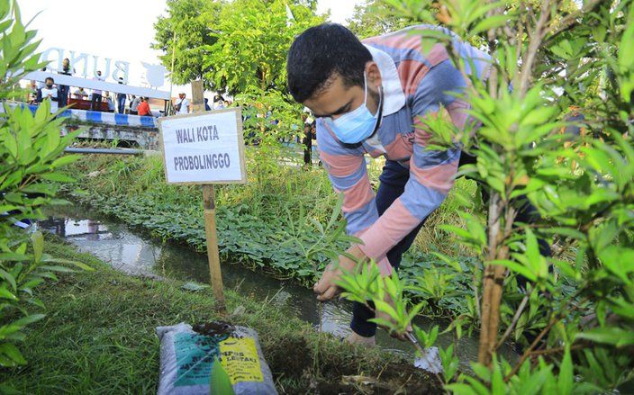 Gandeng Wartawan, Pemkot Probolinggo Percantik Taman Bundaran "Gladak Serang"
